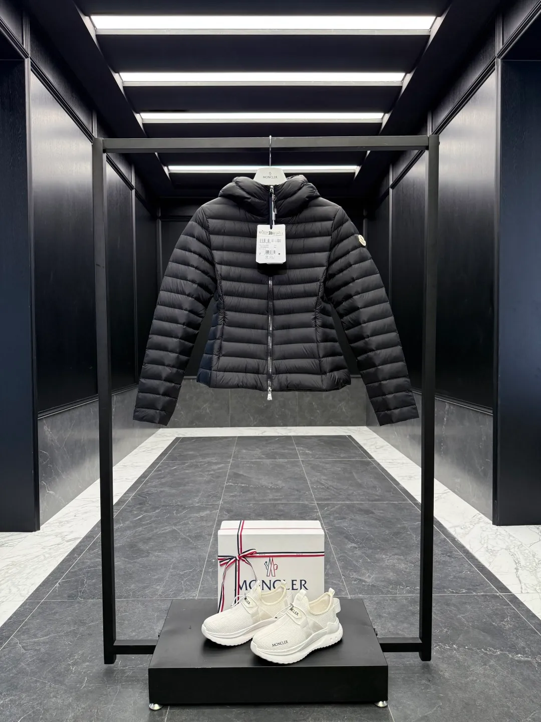 ⬆️Moncler . Ige . Ige Ige longue saison ， 。 。 ， Classic ， 。 。 • longuesaison • Longuesaison • • • • Size：1-4 /Black